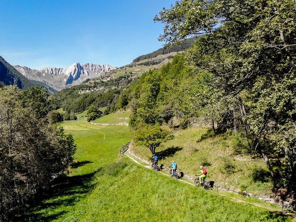 Mountainbike in Valle d'Aosta - Giro dei Rifugi in MTB