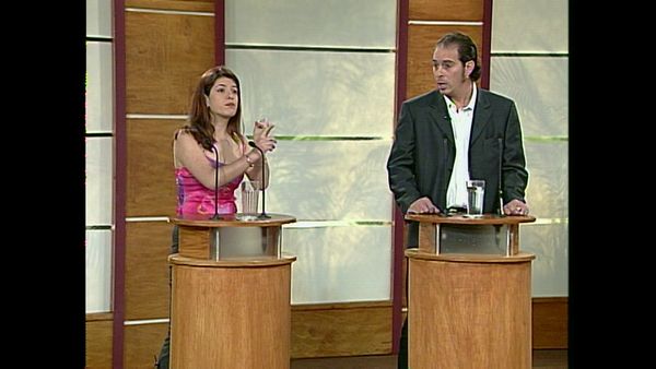 Sala de parejas - Mi celular; Musulmán; Maltratada