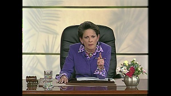 Sala de parejas - Dos mujeres; Chofer; No deja las drogas