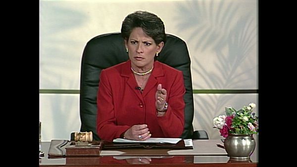Sala de parejas - Custodia de niño; Acosadora; La viagra; Devolución