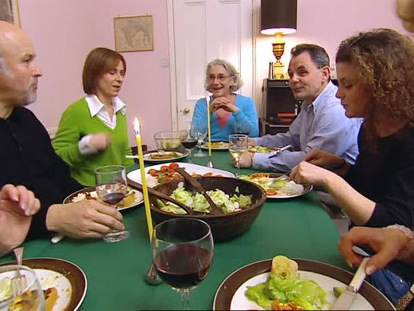 10 Years Younger UK - Linda Strallen