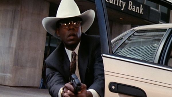 Walker Texas Ranger - Une émeute, un ranger - Parties 1 et 2