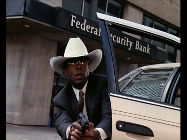 Walker Texas Ranger - Une émeute, un ranger - Parties 1 et 2