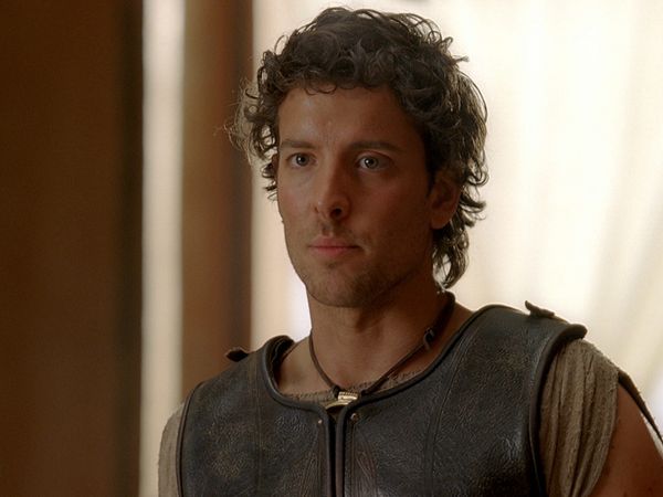 Atlantis : Saison 1 - Une fille peut en cacher une autre