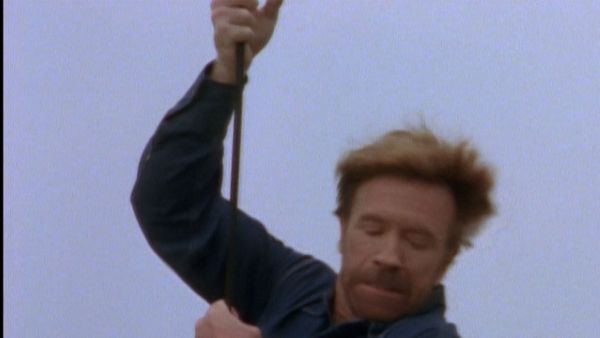 Walker Texas Ranger - Menace sur la ville