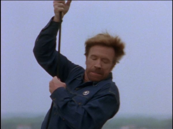 Walker Texas Ranger - Menace sur la ville