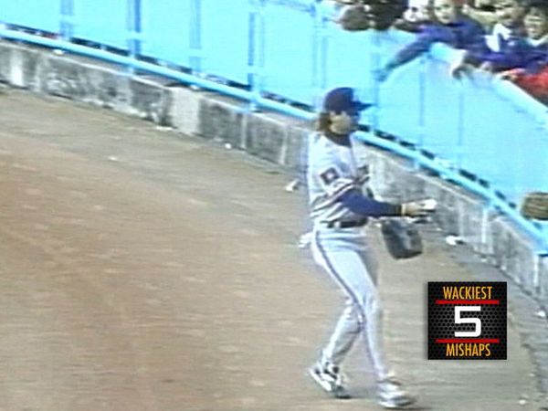 MLB Network Countdown - 40 Wackiest Mishaps in MLB History