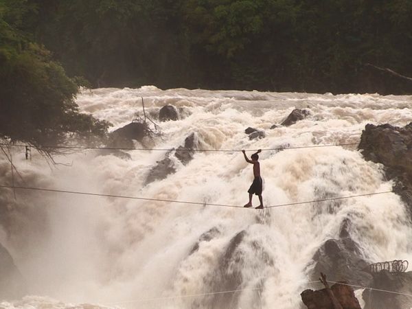Deadliest Journeys - Vietnam