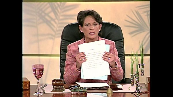 Sala de parejas - Despertador; Auto clásico; Contrato