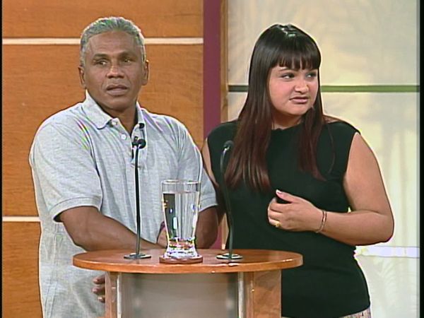 Sala de parejas - Promesa rota; Los viejitos; Deuda sin pagar