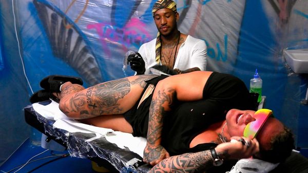 Tattoo a dos - Episodio 405