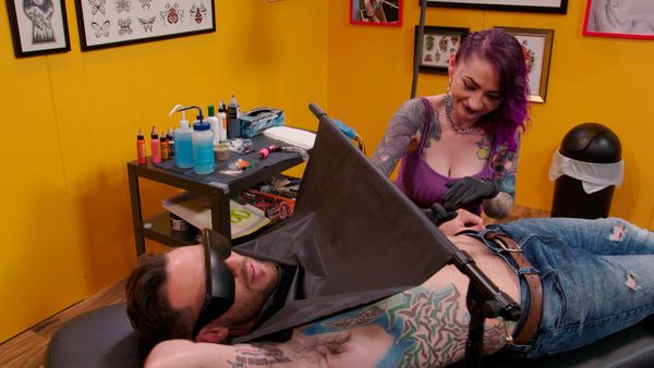 Just Tattoo of Us USA - Política que apesta