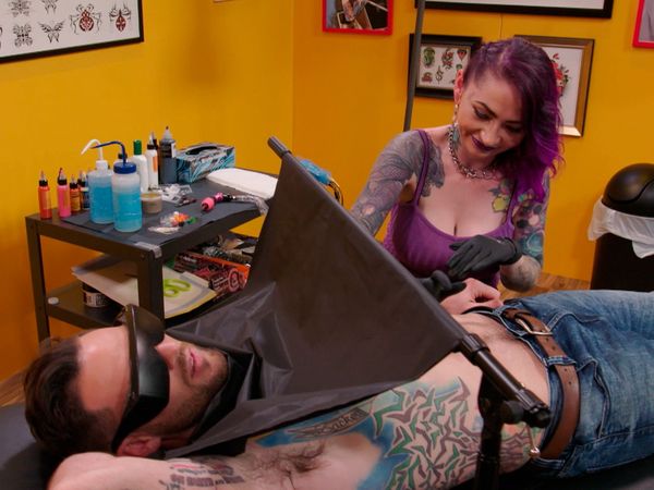 Just Tattoo of Us USA - Política que apesta