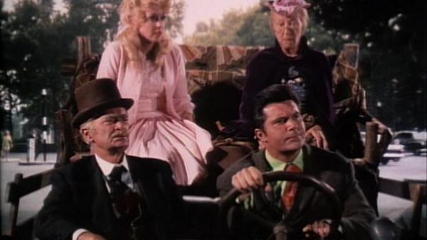 The Beverly Hillbillies - Something For The Queen