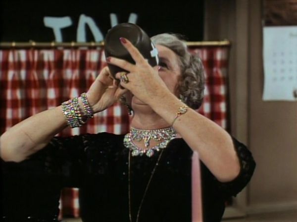 The Beverly Hillbillies - Topless Anyone