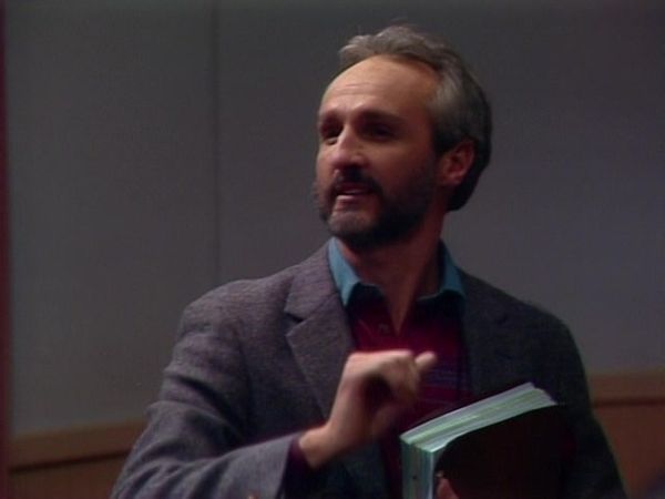 Family Ties - The Play's The Thing