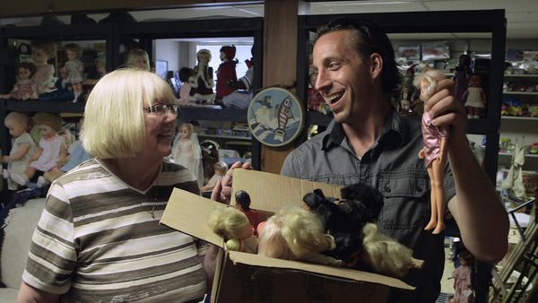 Marty et Bam Bam Brocantent - Au bout du doigt