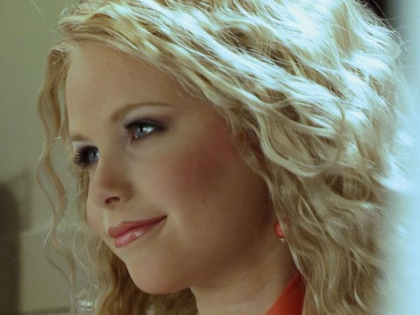 Little Miss Perfect - Sabrina vs. Amber