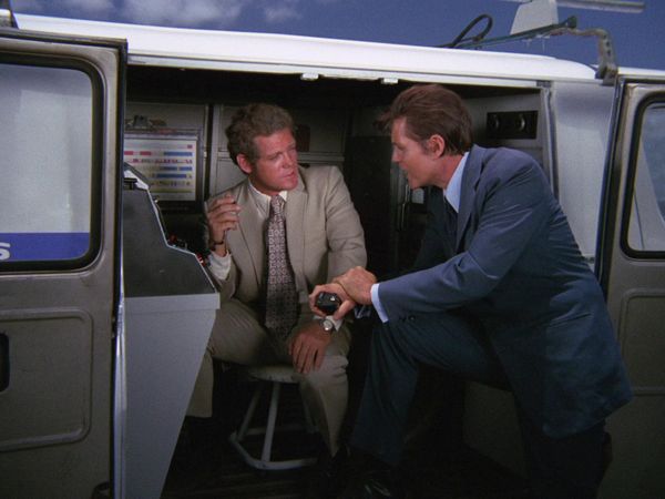 Hawaii Five-0 - And I Want Some Candy, And A Gun That Shoots