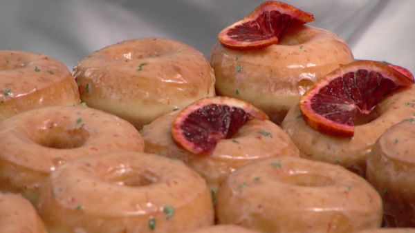 Donut Showdown - Luau