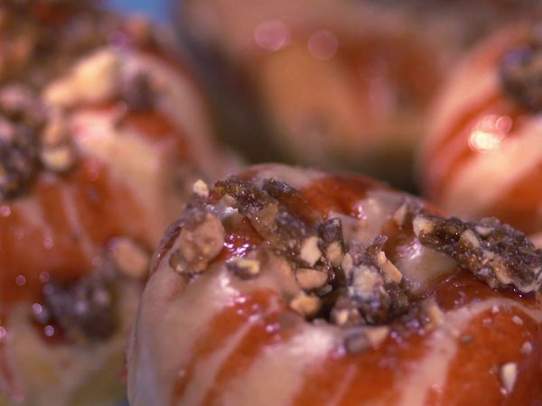 Donut Showdown - Football