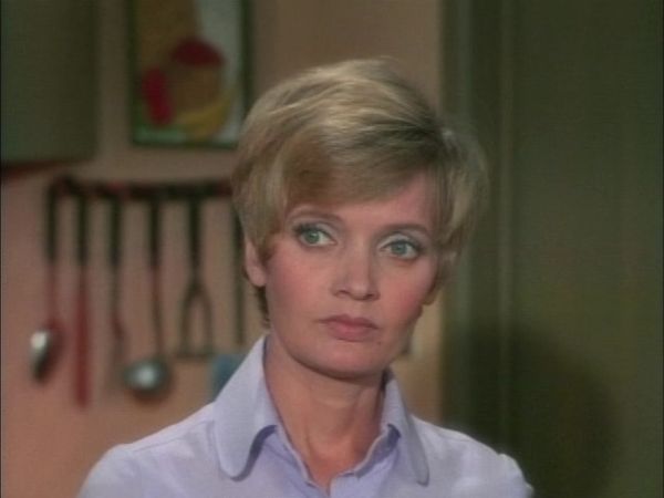 The Brady Bunch - Going, Going ... Steady