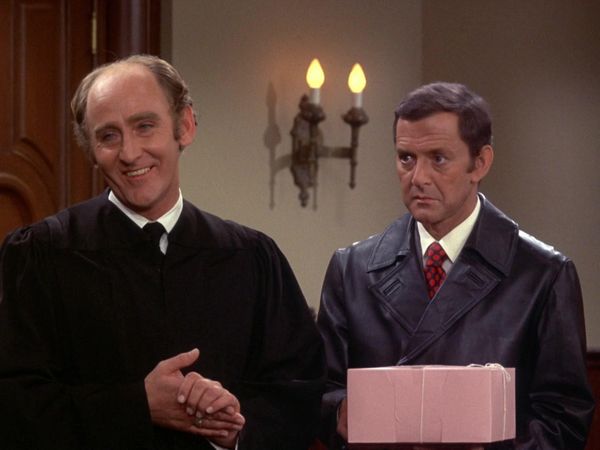 The Odd Couple - Being Divorced Is Never To Say "I Do"