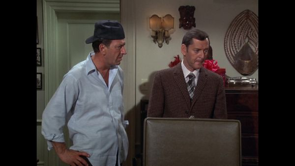 The Odd Couple - Scrooge Gets An Oscar
