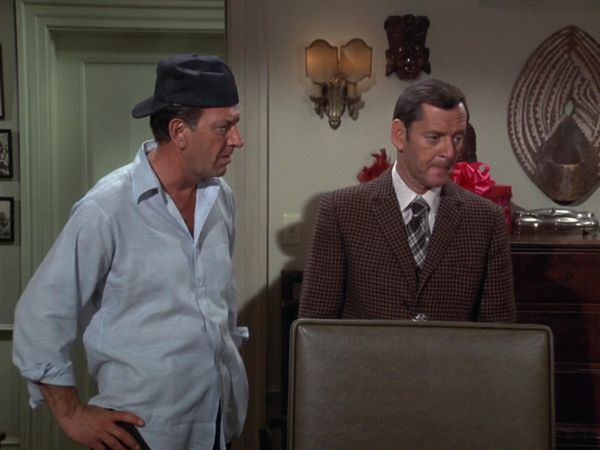 The Odd Couple - Scrooge Gets An Oscar