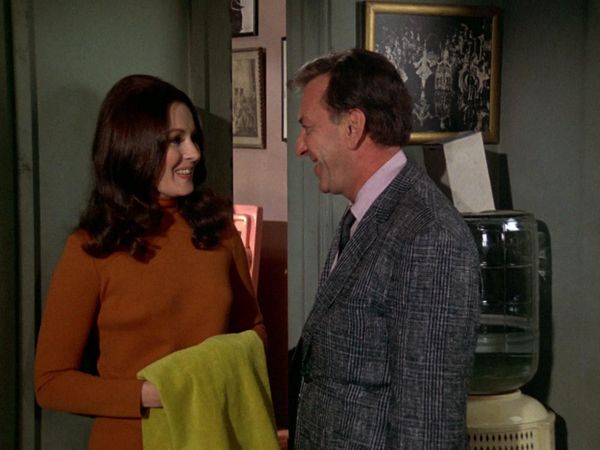 The Odd Couple - What Does A Naked Lady Say To You