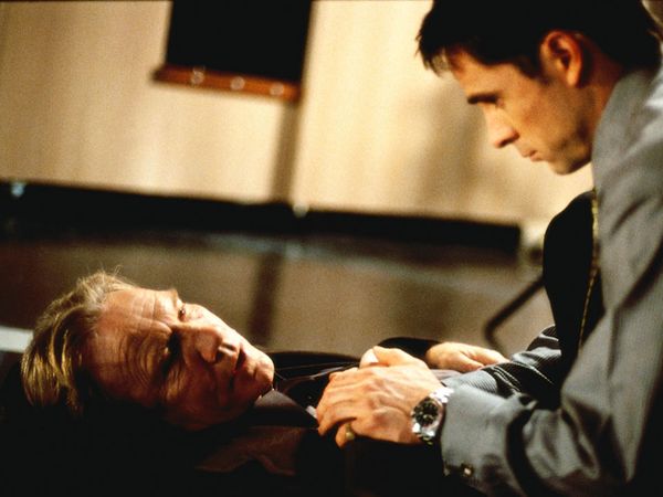 Earth: Final Conflict - One Taelon Avenue
