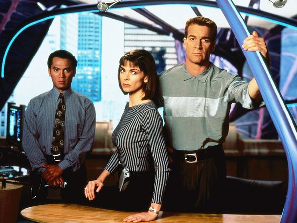 Earth: Final Conflict - Heroes and Heartbreak