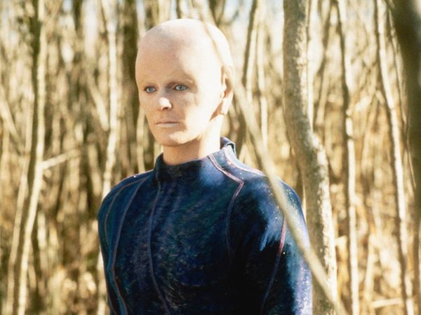 Earth: Final Conflict - Defector
