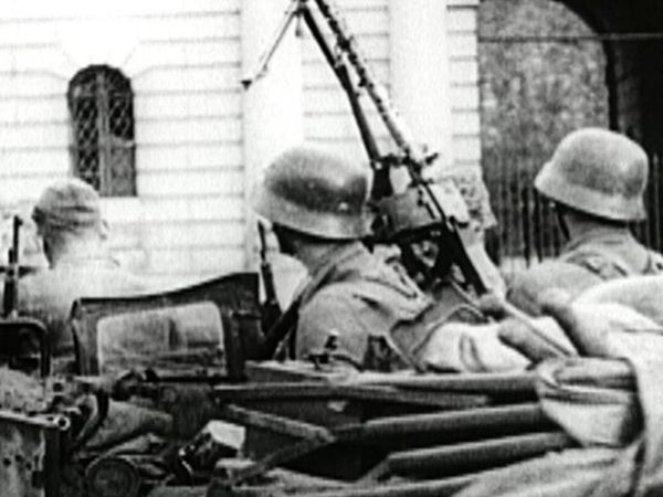 Greatest Tank Battles - Canadian Tank Battles in Italy