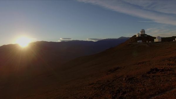 The Borderless Sky - Glancing at the Universe in Chile