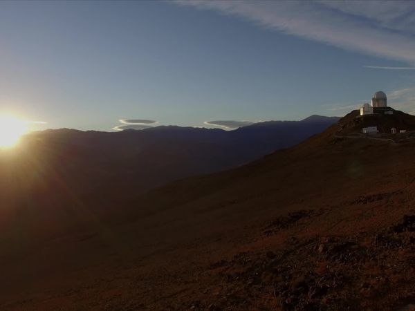The Borderless Sky - Glancing at the Universe in Chile