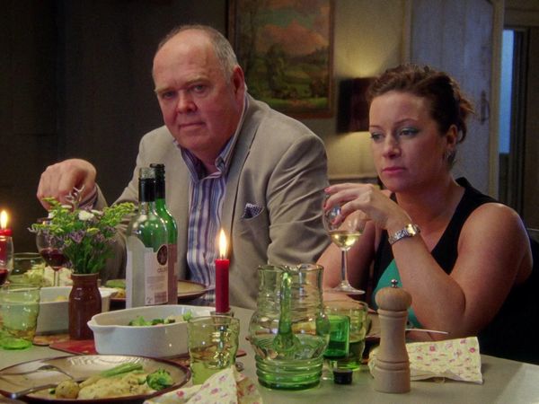 Doc Martin en español - Adivina quién viene a cenar