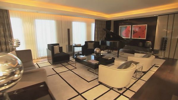 Living Large Hollywood - Las Vegas' Most Outrageous Hotel Suites