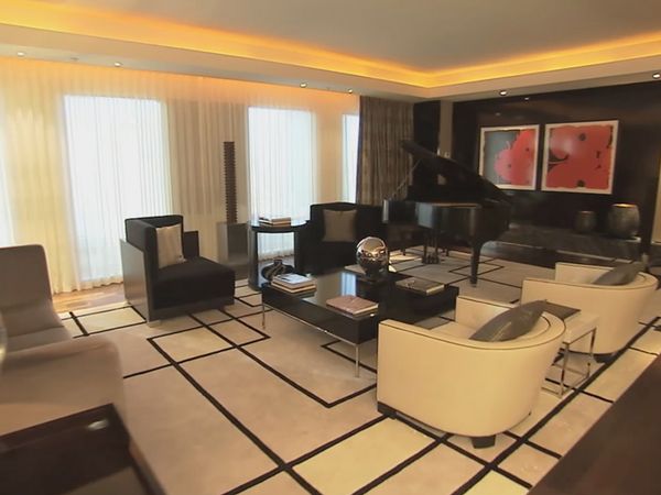 Living Large Hollywood - Las Vegas' Most Outrageous Hotel Suites