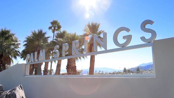 Living Large Hollywood - Palm Springs