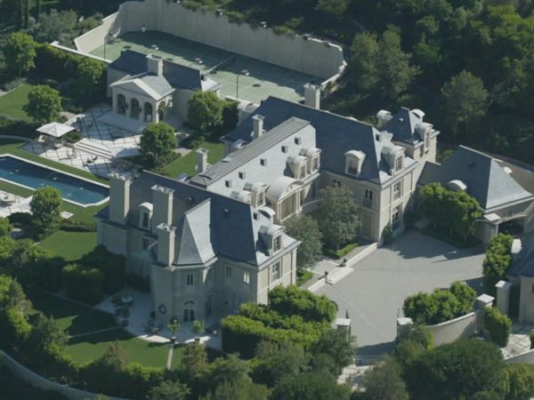 Living Large Hollywood - LA's OMG Backyards