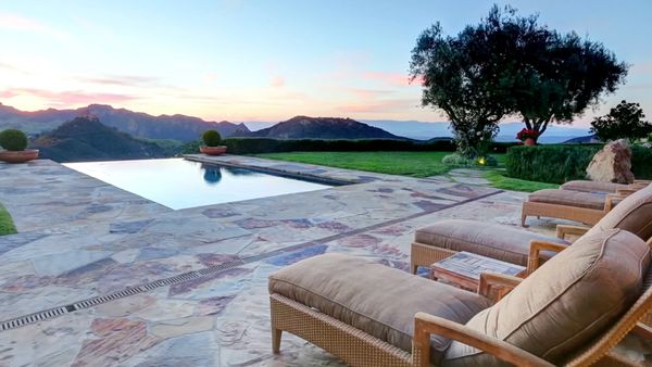 Living Large Hollywood - LA's Posh Private Pools