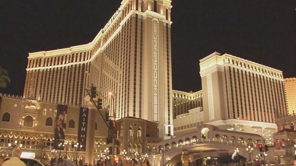 Living Large Hollywood - Las Vegas