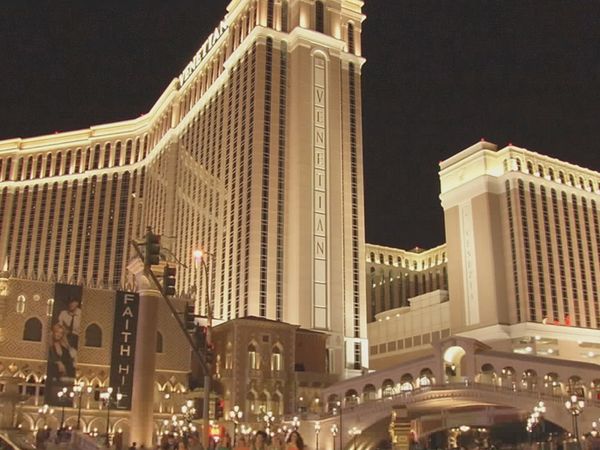 Living Large Hollywood - Las Vegas