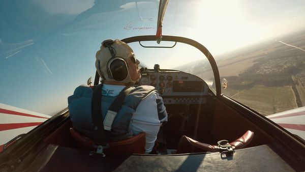 Aero, Por Trás da Aviação - Motor de Última Geração, Campeonato de Acrobacia e Avião Turboélice