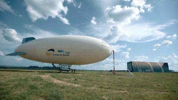 Aero, Por Trás da Aviação - Dirigível e Teste de Motor a jato