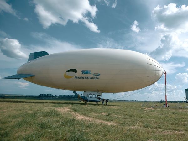 Aero, Por Trás da Aviação - Dirigível e Teste de Motor a jato