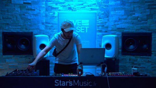 Live DJ Set - Grand V (Live)