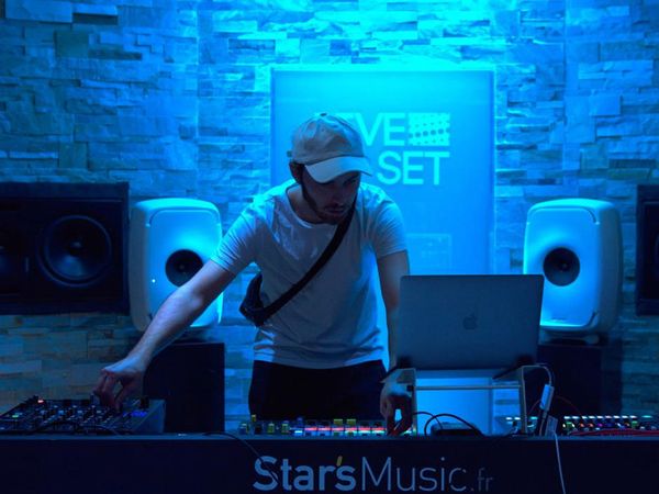 Live DJ Set - Grand V (Live)