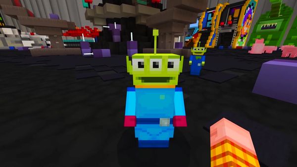 Toys In Minecraft by NitroLukeDX - Woody & Buzz VS Emporer Zurg!